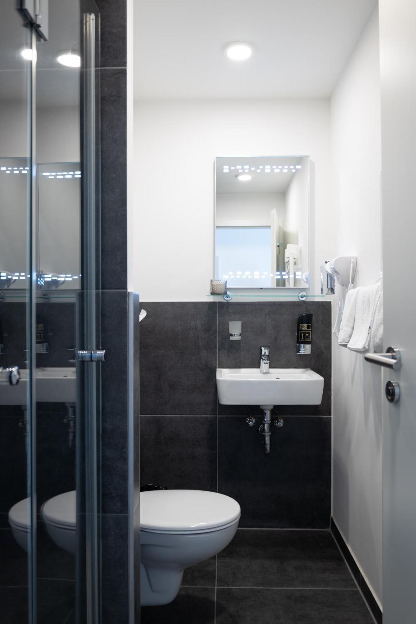 Hotel Innception Cologne Exterior photo